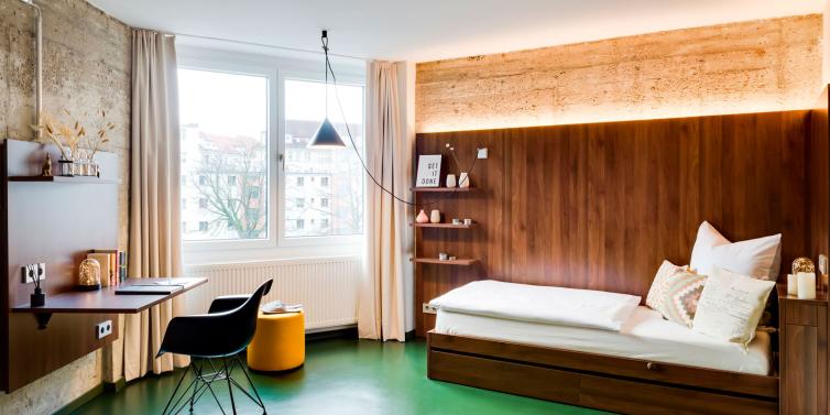 ESL Languages Creon Co-living apartments Alpadia Berlin