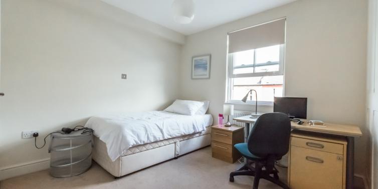 Hero Residence - Queens Lodge - Wimbledon School of English Accommodation 