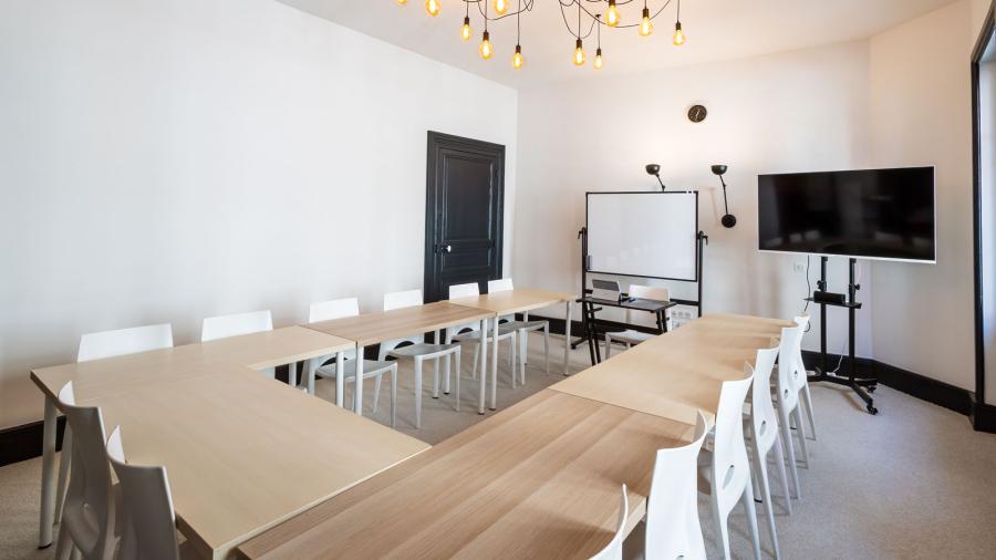 ESL Languages France Langue Biarritz classroom